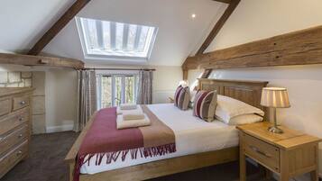 3 bedrooms, iron/ironing board, travel cot, free WiFi