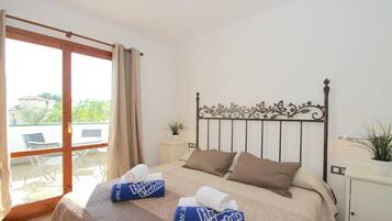 3 dormitorios, tabla de planchar con plancha, wifi gratis y ropa de cama