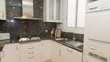 Réfrigérateur, micro-ondes, four, lave-vaisselle