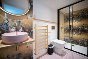 Badewanne, Haartrockner