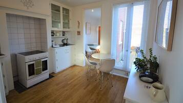 Fridge, microwave, oven, highchair