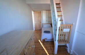 2 sovrum, strykjärn/strykbräda, wi-fi och sängkläder