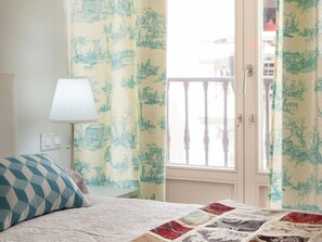 1 habitación, tabla de planchar con plancha, internet y ropa de cama 