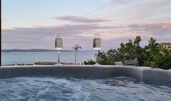Bain à remous extérieur