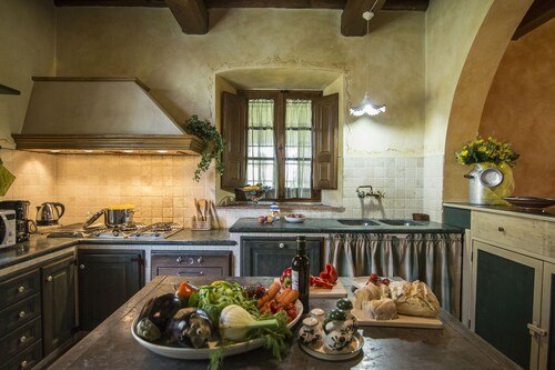 Villa en Montevarchi con 5 habitaciones, capacidad 12