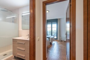 Bathtub, hair dryer, towels - El Rincon del Golf I - Isla Canela Golf GRHI5P05 (Isla Canela)