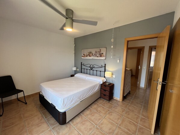2 bedrooms, iron/ironing board, free WiFi, bed sheets