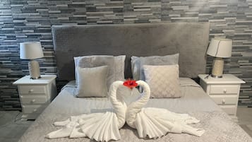 6 dormitorios, tabla de planchar con plancha, Internet y ropa de cama