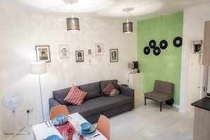 Basic Apartment | Desk, iron/ironing board, free WiFi, bed sheets