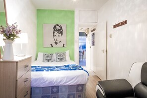 Appartement | Bureau, fer et planche à repasser, Wi-Fi gratuit, draps fournis