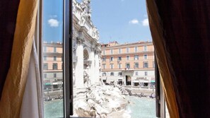 Interior - Apartment Trevi Fountain View, luxurious apartment with stunning views on the Trevi Fountain (Rome)