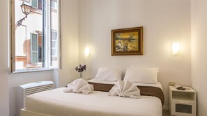 1 bedroom, iron/ironing board, internet, bed sheets