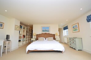 5 Schlafzimmer, Bügeleisen/Bügelbrett, WLAN, Bettwäsche