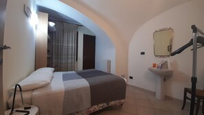 2 多间卧室、WiFi、床单