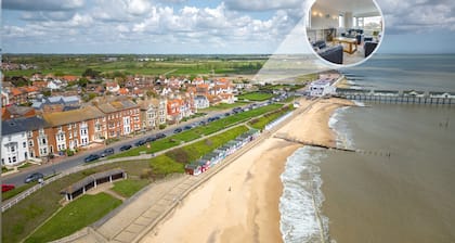 Sea View - Two Bedroom House, Sleeps 4