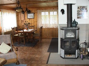 Apartment (1. Stock) | Living area | Flat-screen TV, fireplace - Haus-Aristella (Riederalp)