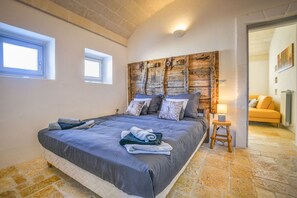 3 slaapkamers, een strijkplank/strijkijzer, reisbedje, gratis wifi