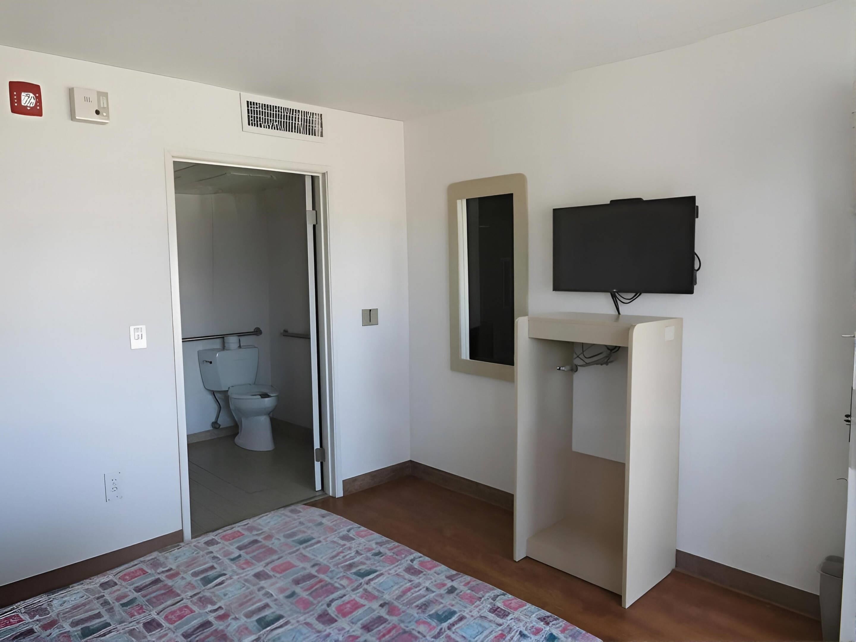 Desk, free WiFi, bed sheets