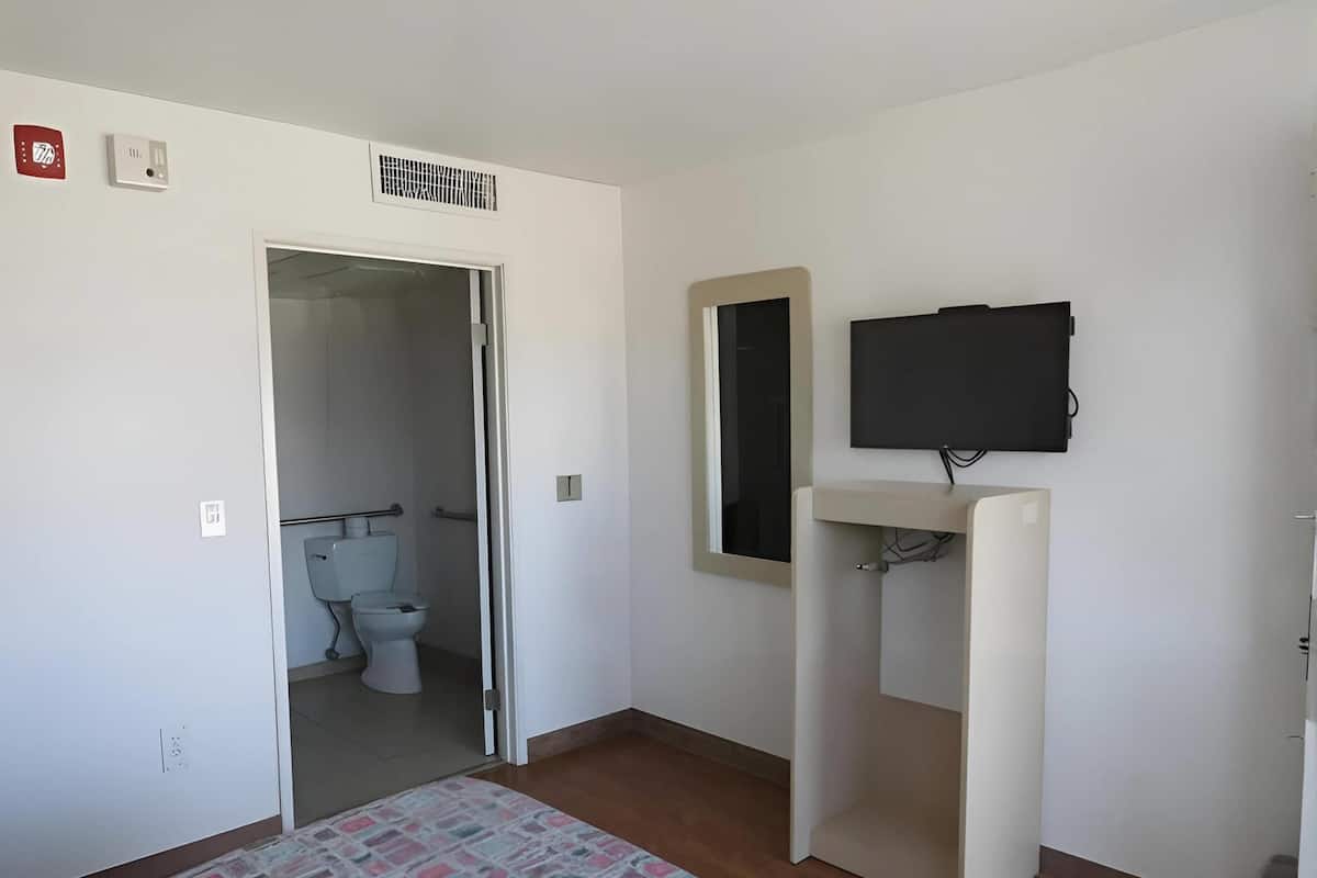 Standardzimmer, 1 Doppelbett, barrierefrei, Nichtraucher