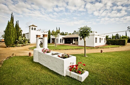 Beautiful Cortijo El Olivo House, next to the pool - 3 Bedrooms
