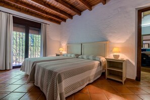 3 bedrooms, iron/ironing board, free WiFi, bed sheets