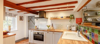 Fiddler's Cottage - Two Bedroom House, Sleeps 3