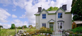 Garden Cottage - Three Bedroom House, Sleeps 5