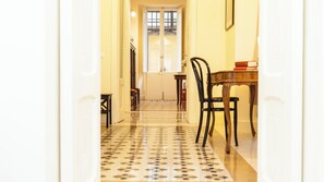 Interior - Ghetto Garden Apartment (Rome)