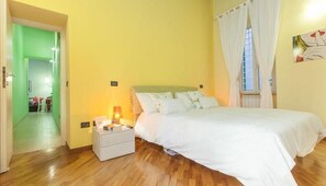 2 bedrooms, Internet, bed sheets - Apartment Trevi Relaxing, beautiful apartment just a few steps from the Trevi Fountain (Rome)