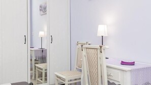 1 makuuhuone, silitysrauta/-lauta, internet, vuodevaatteet