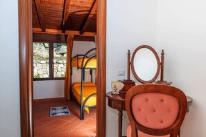 2 bedrooms, travel crib, free WiFi - Lovely apartment for 8 guests with pool, A/C, WIFI, TV, patio and pets allowed (Olbia)