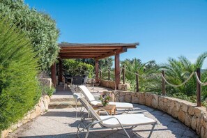 Terrace/patio - Lovely apartment for 8 guests with pool, A/C, WIFI, TV, patio and pets allowed (Olbia)