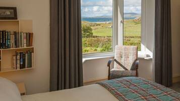 3 chambres, fer et planche Ă repasser, draps fournis