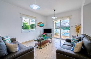 TV, fireplace, DVD player
