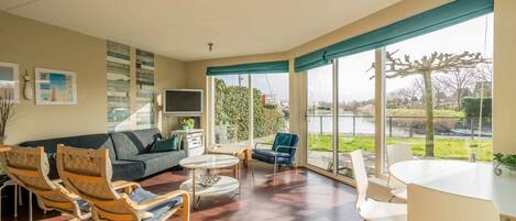 电视、DVD 播放器、立体声音响