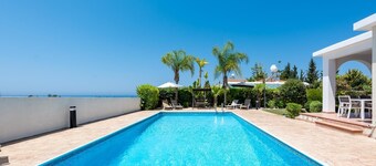 Villa Cassia by Ezoria Villas