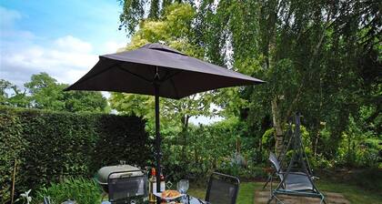 Little Oakland - Two Bedroom House, Sleeps 4