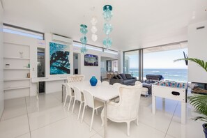 Classic Apartment, 1 Bedroom, Sea View | In-room dining