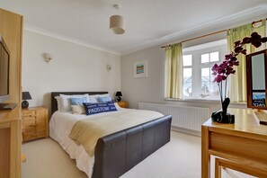 4 Schlafzimmer, Bügeleisen/Bügelbrett, Reisekinderbett, kostenloses WLAN