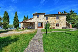 Exterior - Casale Santa Francesca - Country Villa with swimming pool in Orcia Valley, Tuscany (Campiglia D'orcia)