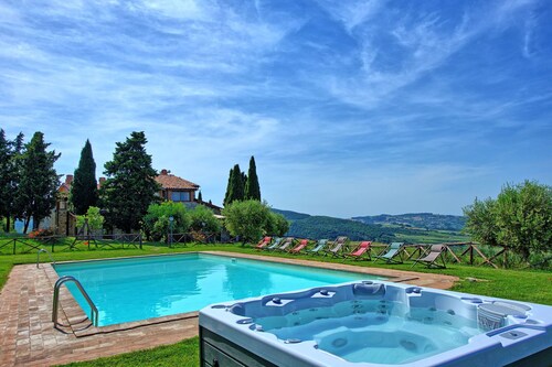 Casale Santa Francesca - Country Villa with swimming pool in Orcia Valley, Tuscany