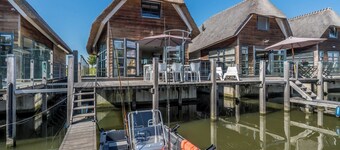 Denna vattenvilla är fin och lätt och mycket smakfull. Erbjuder tillräckligt med utrymme för hela familjen med