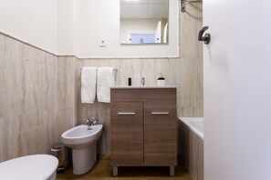 ヘアドライヤー、タオル