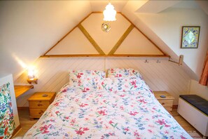 Chaumière, 1 lit double, vue sur la mer, au bord de la plage (The Byre -Self Catering Cottage ) | 1 chambre, fer et planche à repasser, lit de bébé (gratuit)