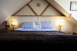 Cottage, 1 Double Bed, Sea View, Beachside (The Byre -Self Catering Cottage ) | 1 bedroom, iron/ironing board, free cots/infant beds, free WiFi - Steading Holidays - The Byre (Acharacle)