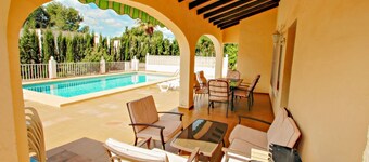 Linea - sea view villa with private pool in Teulada