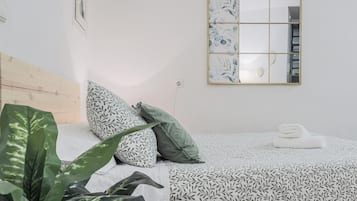 1 bedroom, iron/ironing board, Internet, bed sheets