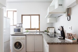 Fridge, microwave, oven, coffee/tea maker - San Francisco Deluxe 2 (Sevilla)