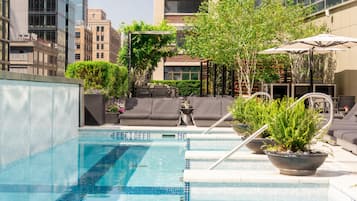 Sæsonbestemt udendørs pool