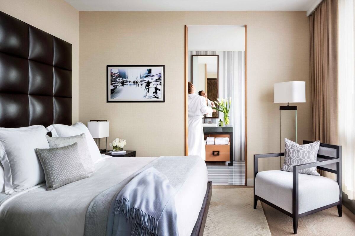 Premium bedding, minibar, in-room safe, desk